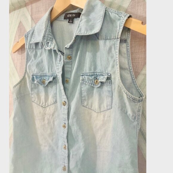 Denim Button Down Sleeveless Top w/ Chest Pocket Distressed/ White Wash Detail - Picture 2 of 7